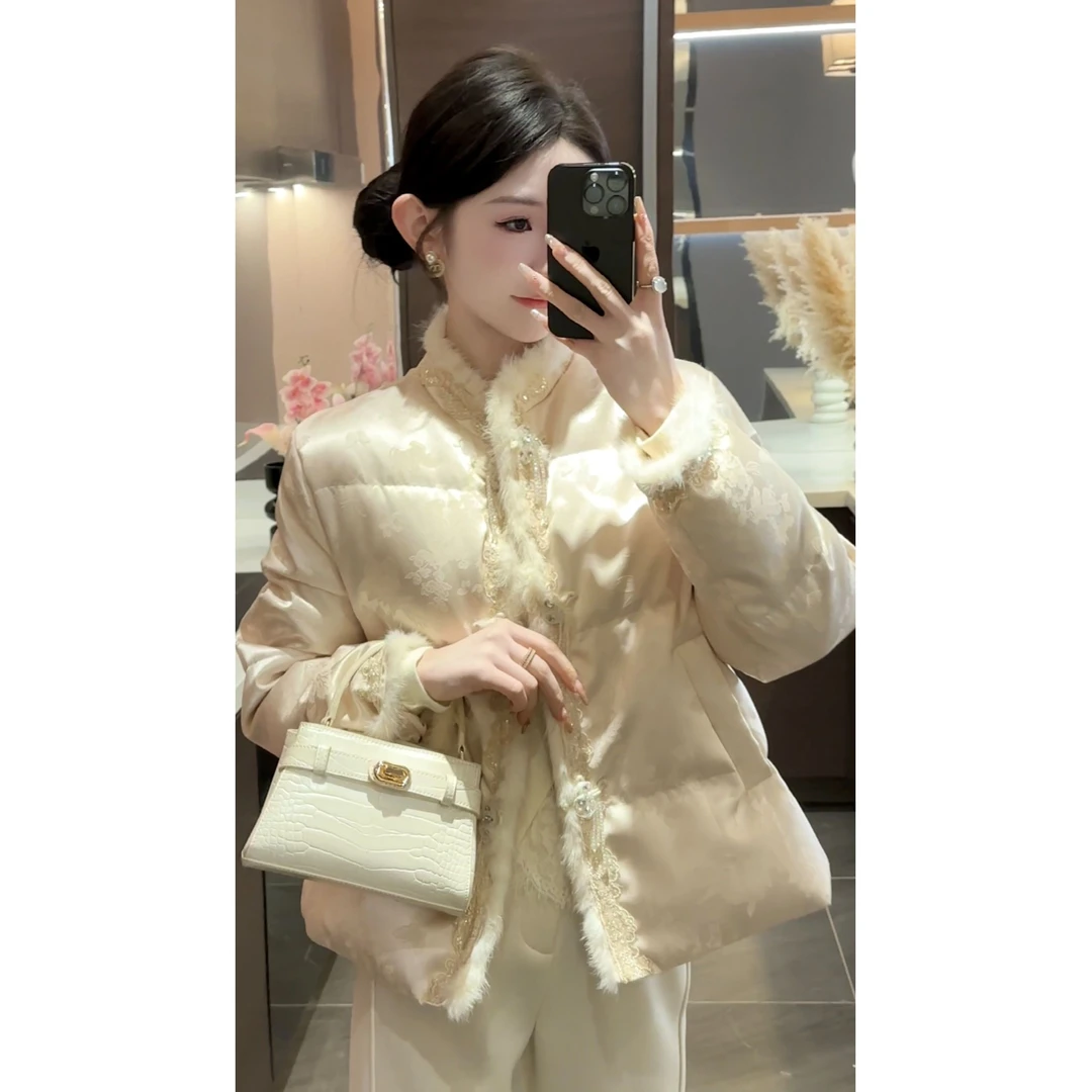 【周粥】【金銮】时尚冬季新款水貂毛重工提花盘扣羽绒服JJD4YRF8214
