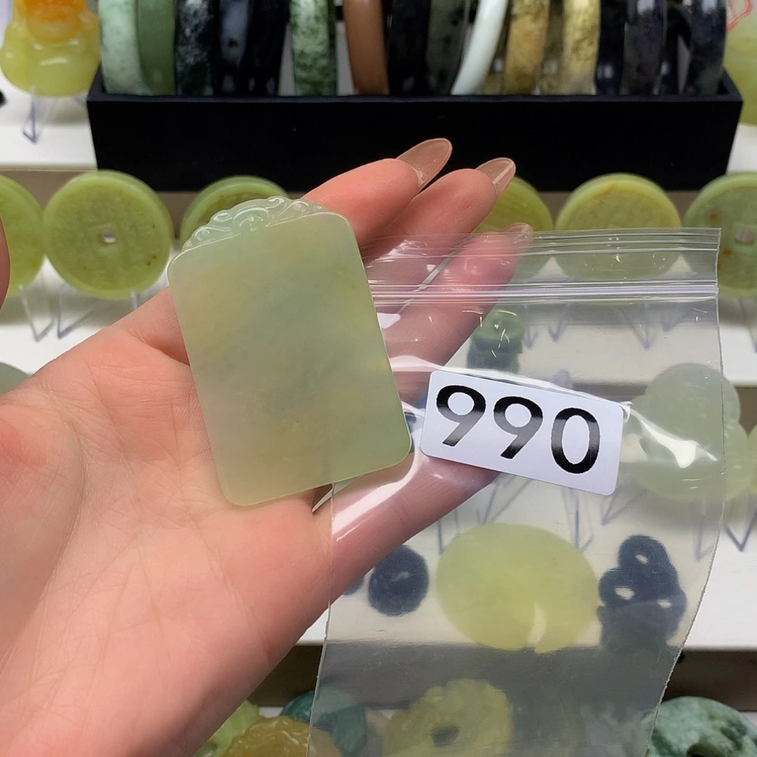 蛇纹石玉颈饰未镶嵌尤