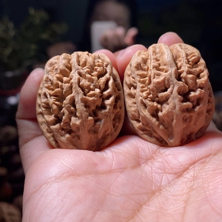 文玩核桃把件东北楸子小路 226