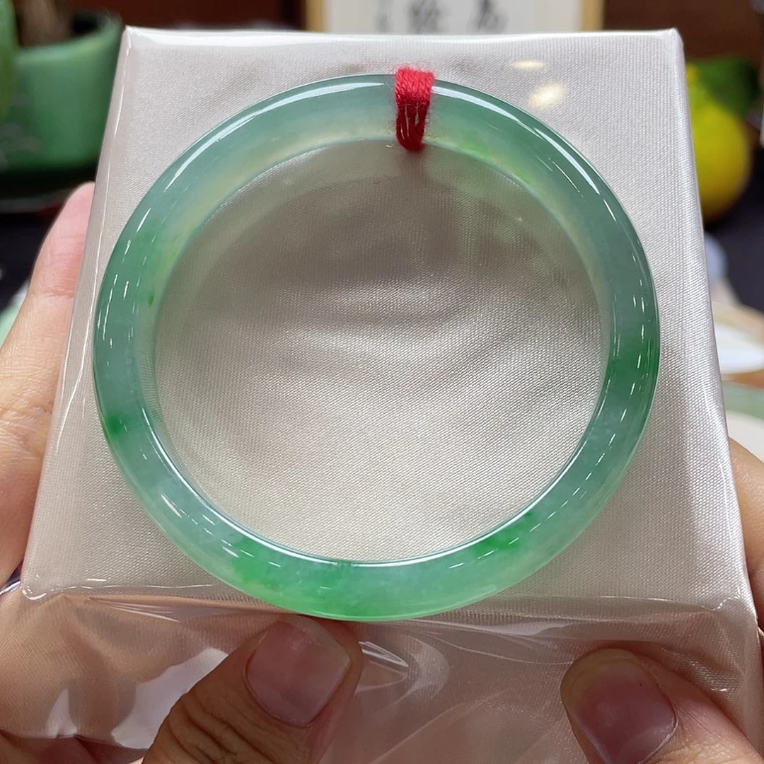 翡翠未镶嵌手镯24 号