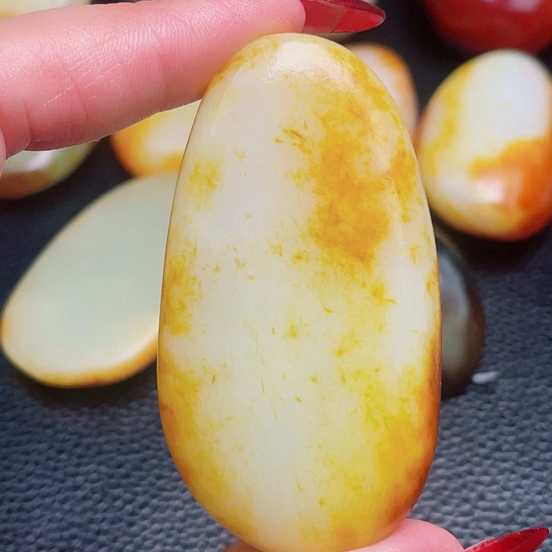 和田玉未镶嵌珠宝奇石