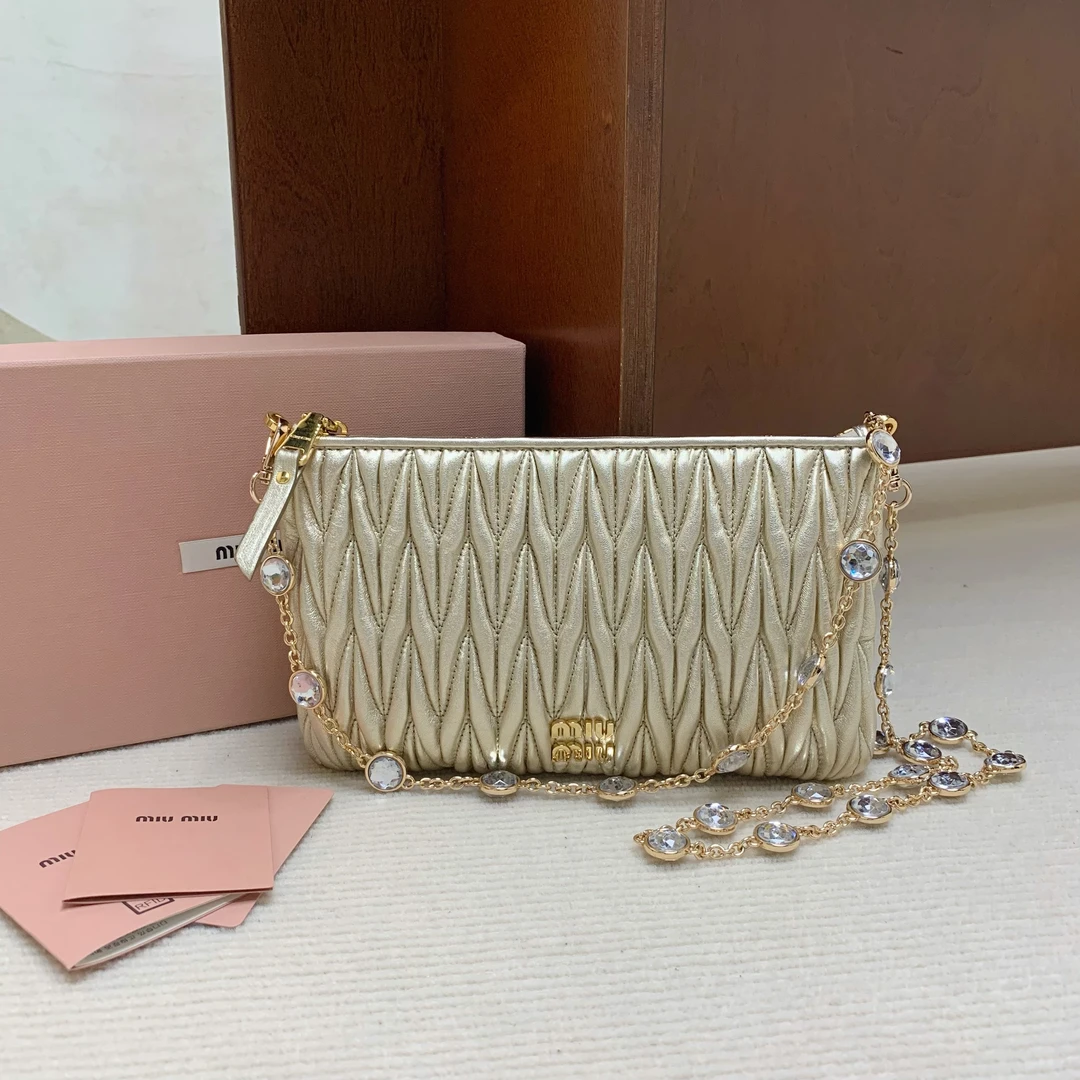 95新 MIU MIU/缪缪 【98新】miumiu 22新款褶皱链条包-3716