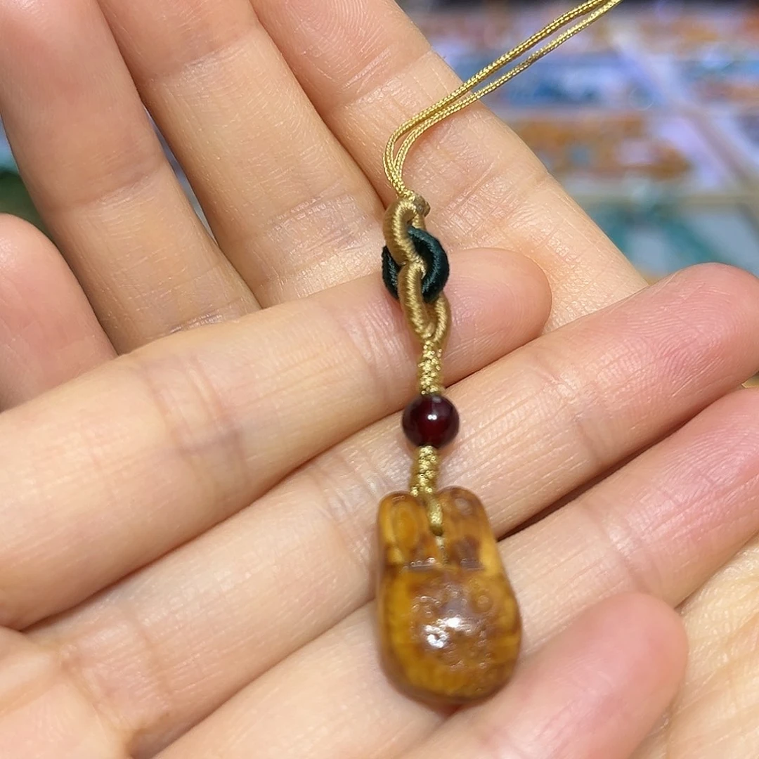 琥珀颈饰未镶嵌霸***?蜜蜡手机挂