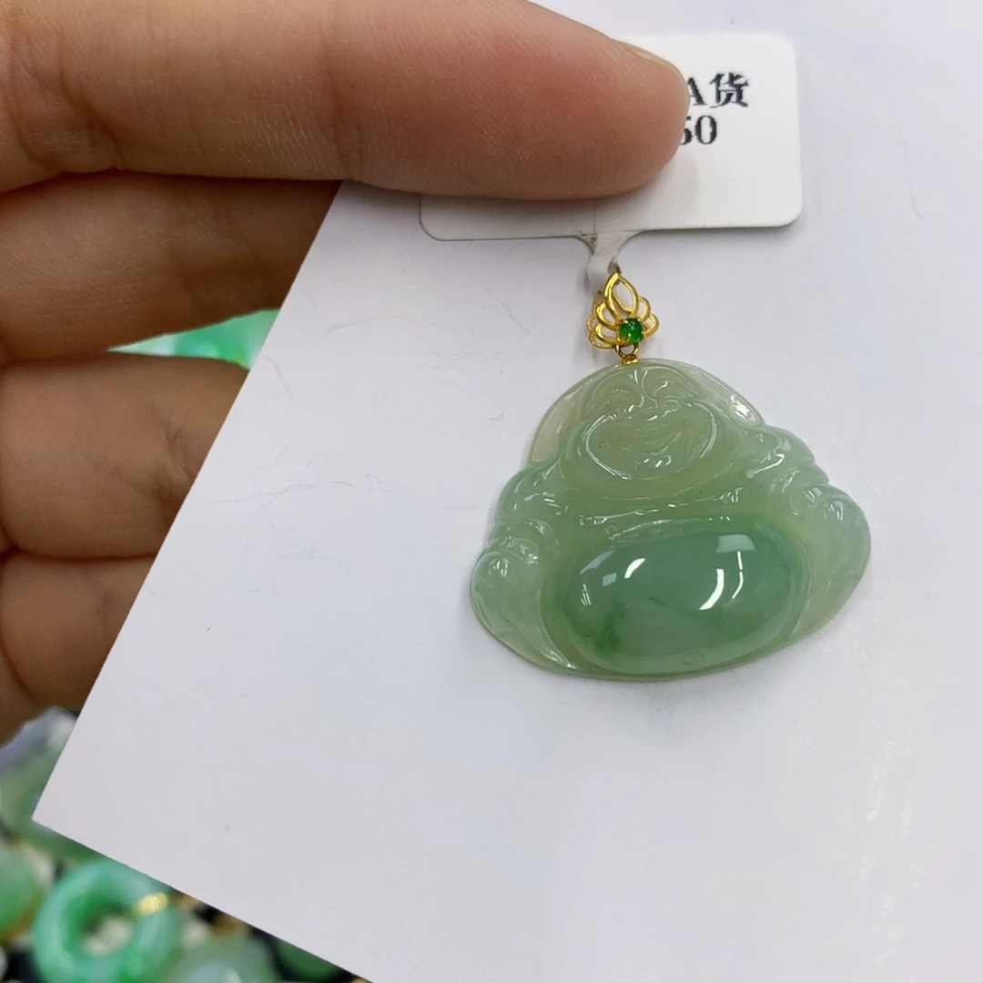 翡翠18K金镶嵌颈饰翡翠