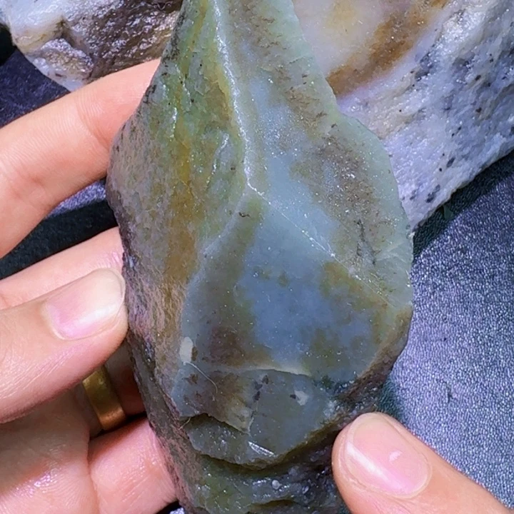 未镶嵌和田玉（糖玉）珠宝半成品