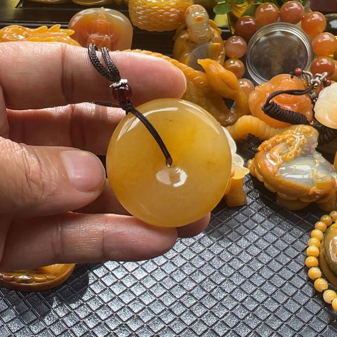 石英质玉未镶嵌颈饰