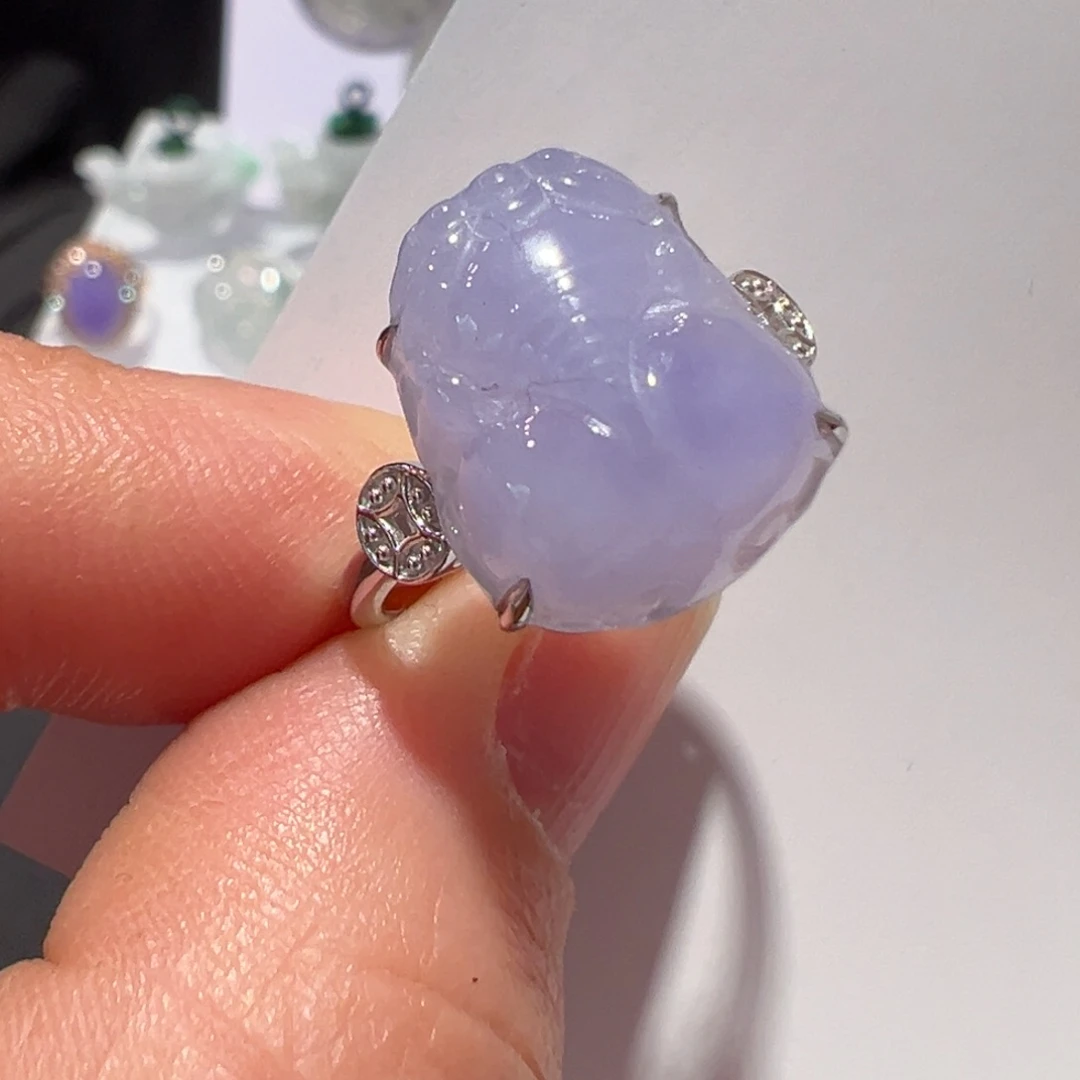 翡翠18K金镶嵌颈饰戒指