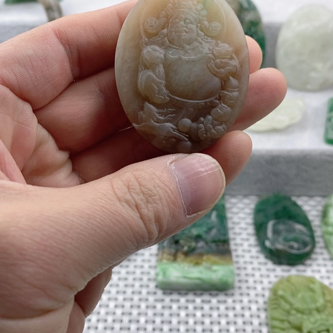 独山玉未镶嵌颈饰