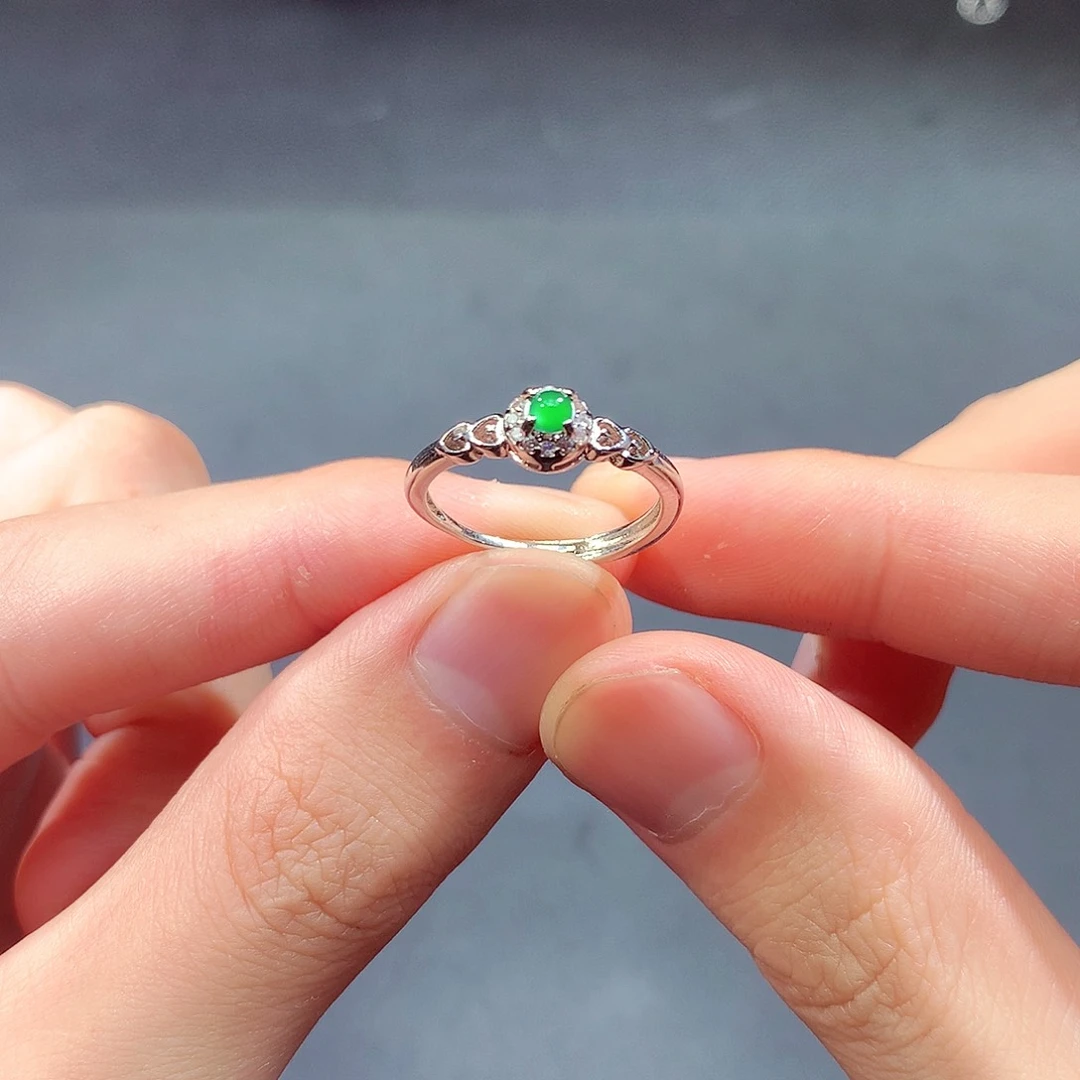 翡翠戒指未镶嵌翡翠