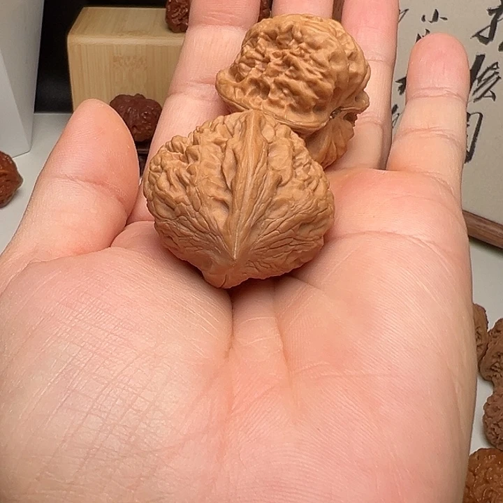 X***i文玩核桃吊坠祥云