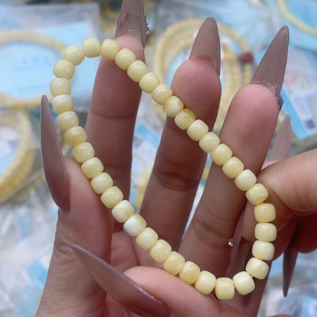 蜜蜡裸石未镶嵌蜜蜡86