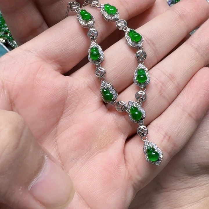 翡翠未镶嵌颈饰天然A货翡翠放漏