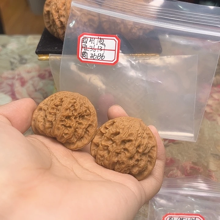 文玩核桃把件兴隆狮子头