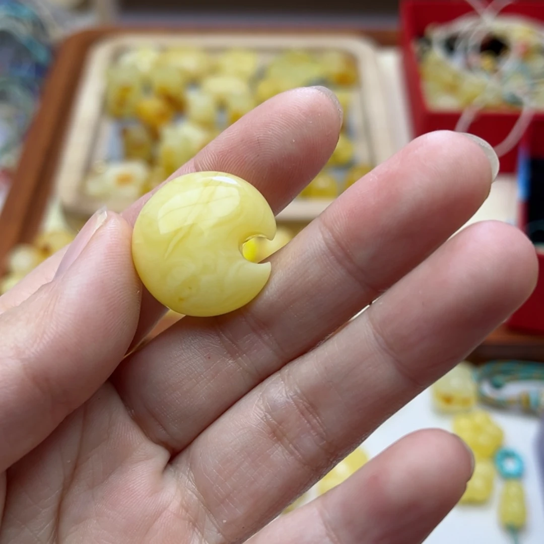 【闪购商品】蜜蜡裸石未镶嵌配饰