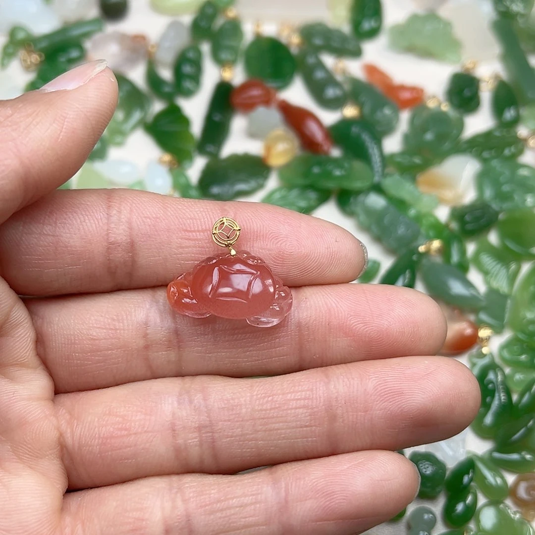 南红玛瑙18K金镶嵌颈饰咸**子