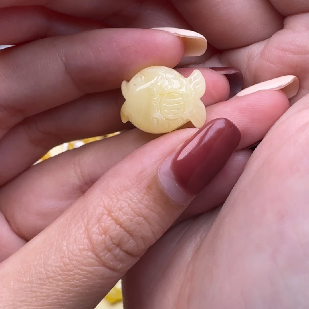 琥珀未镶嵌裸石20号