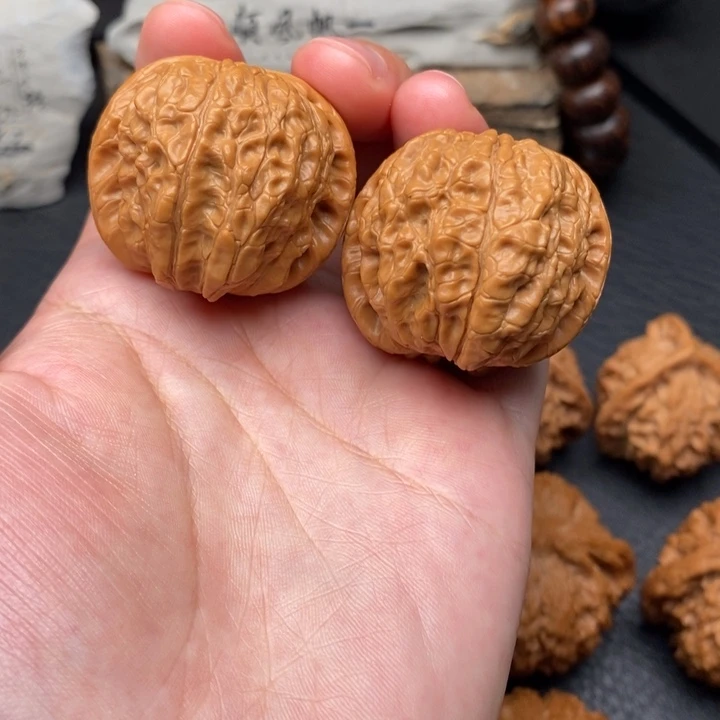 吊坠文玩核桃尺寸36血麒麟