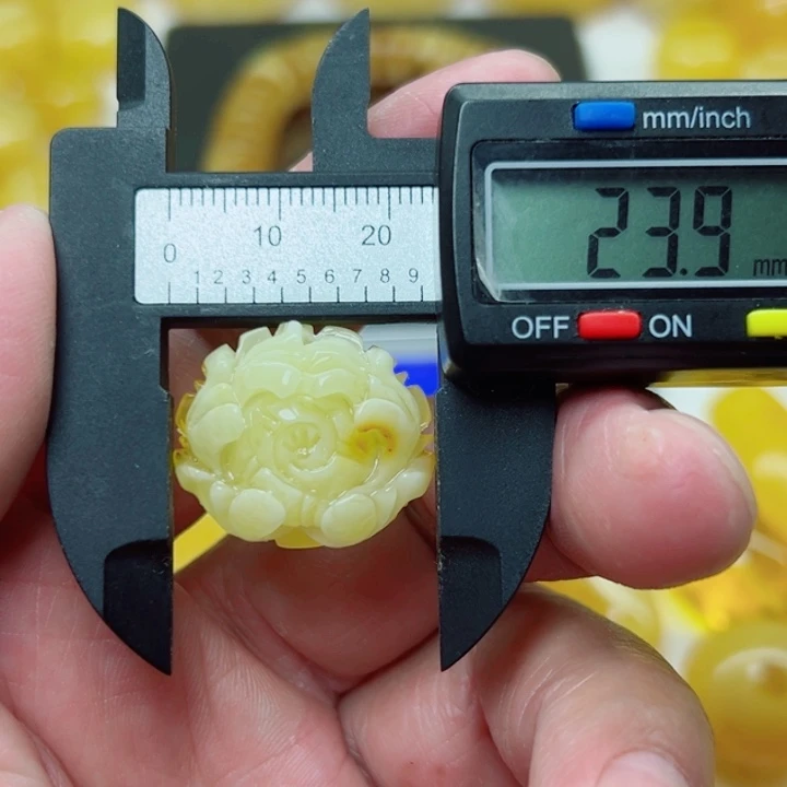 琥珀（矿物珀）未镶嵌裸石