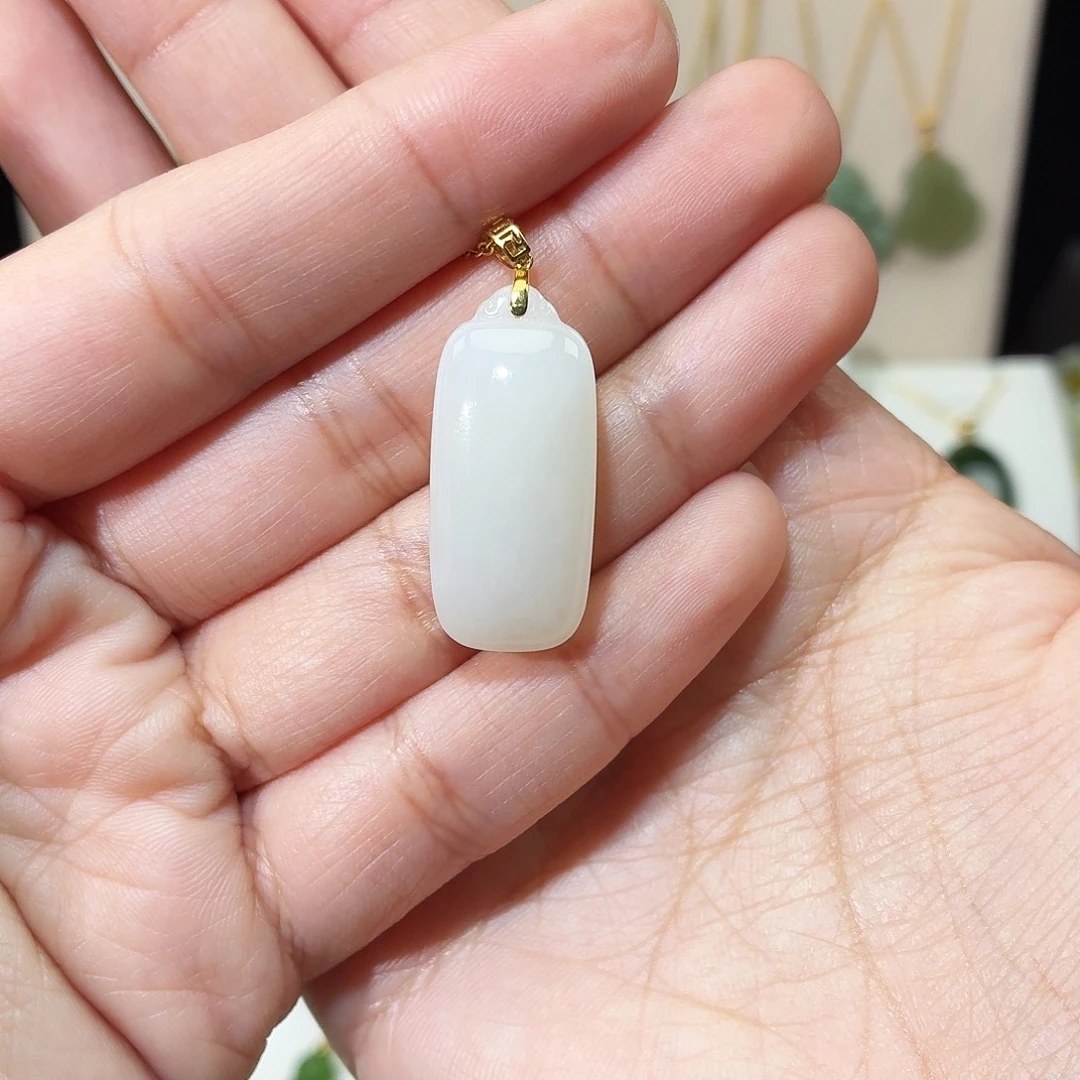 东***～和田玉18K金镶嵌吊坠(赠链)