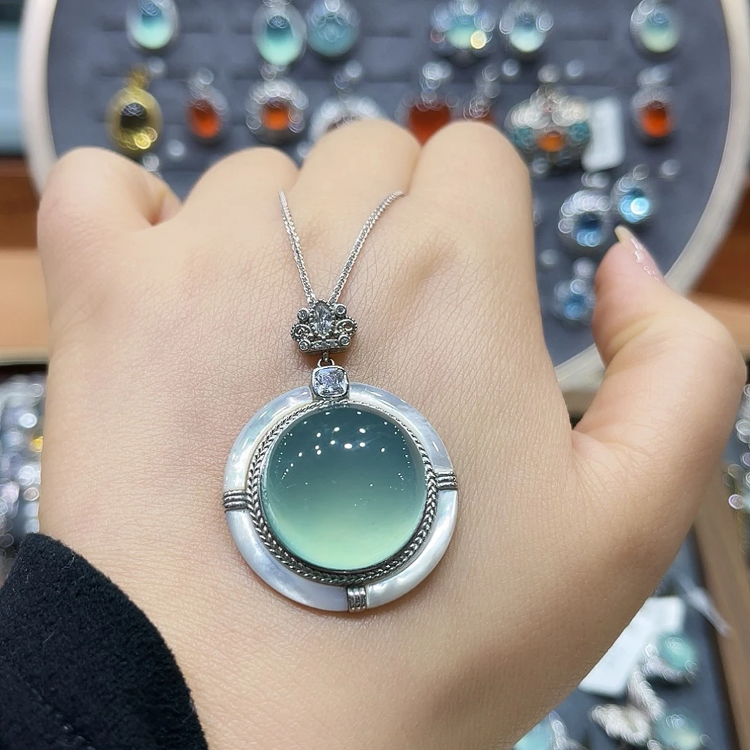 I***y蛇纹石玉银S925镶嵌颈饰