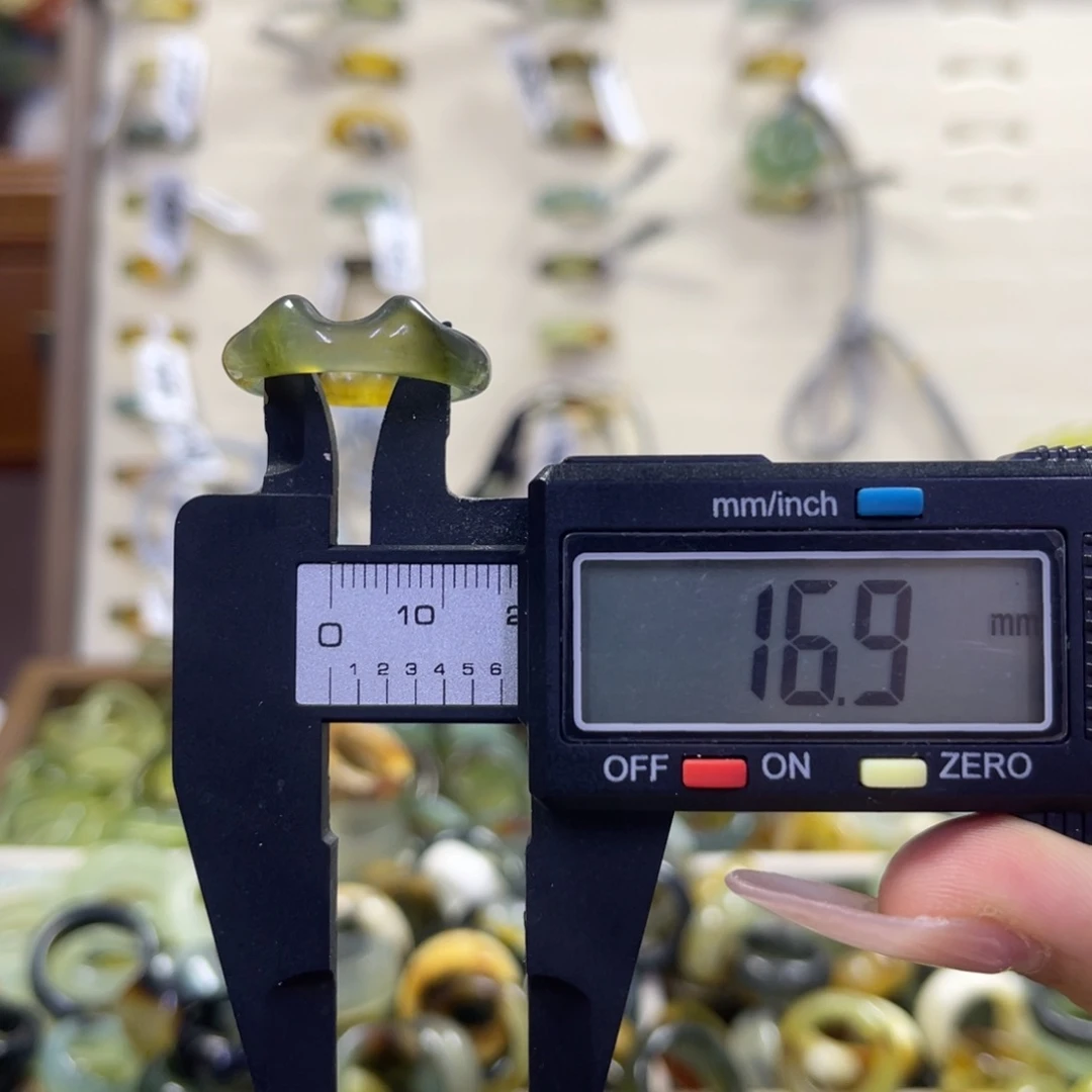 蛇纹石玉未镶嵌手镯54