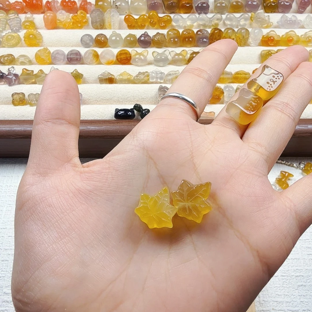 向***生玛瑙/玉髓颈饰合金