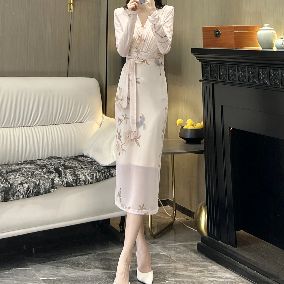 气质女人味轻奢V领长袖花香如故显瘦性感包身时尚绑带百搭连衣裙