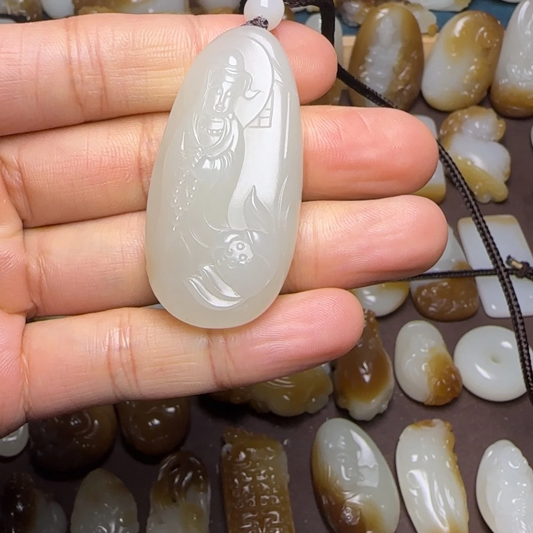 和田玉（糖玉）未镶嵌颈饰