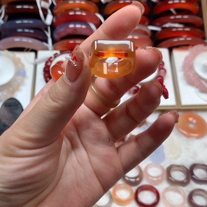 玛瑙/玉髓手镯未镶嵌福*r