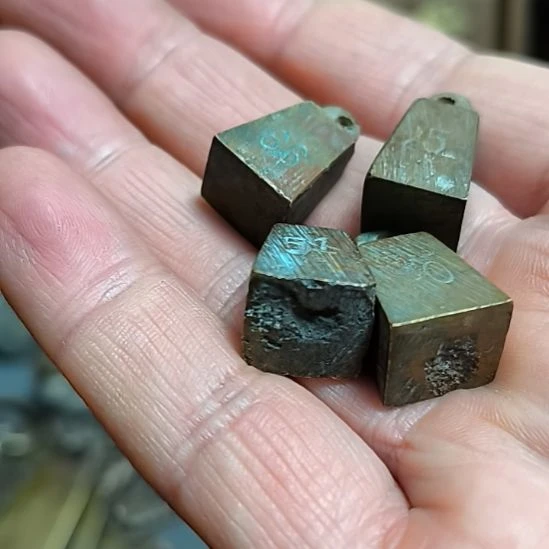 无***朵硅胶称坨4个，包浆自然