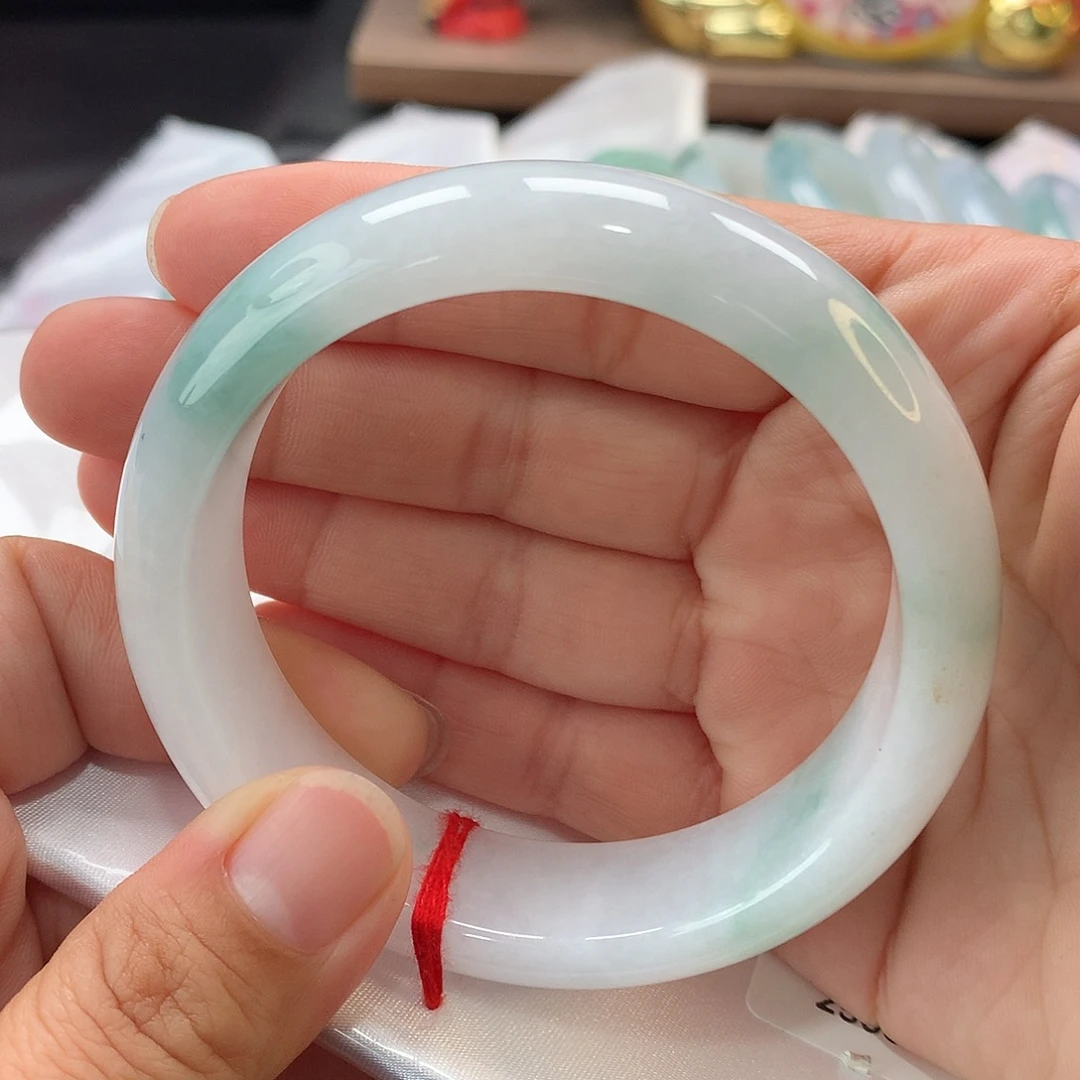 翡翠未镶嵌手镯58轮胎