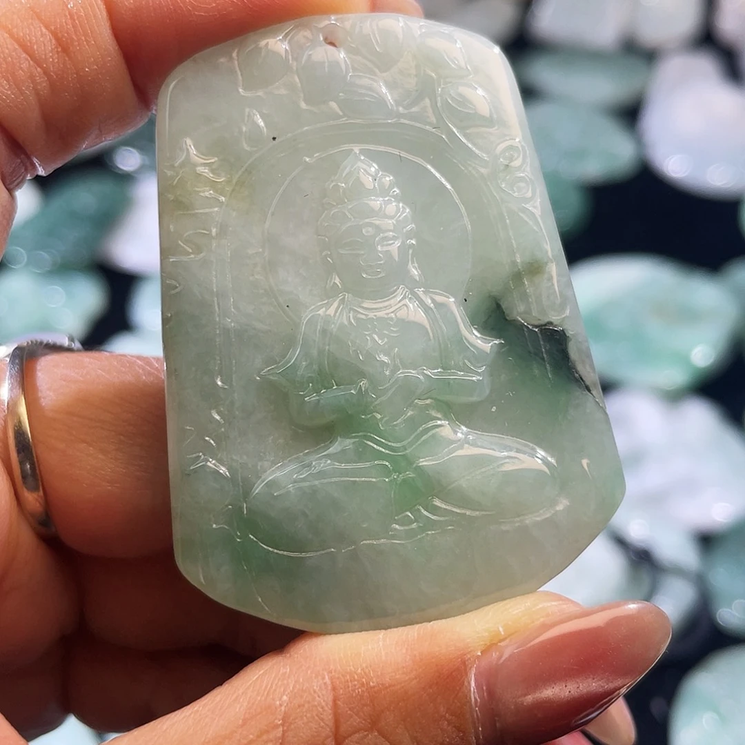 翡翠未镶嵌颈饰观音