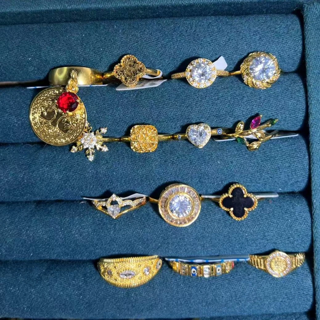 足银锆石戒指 锆石戒指 金包了银