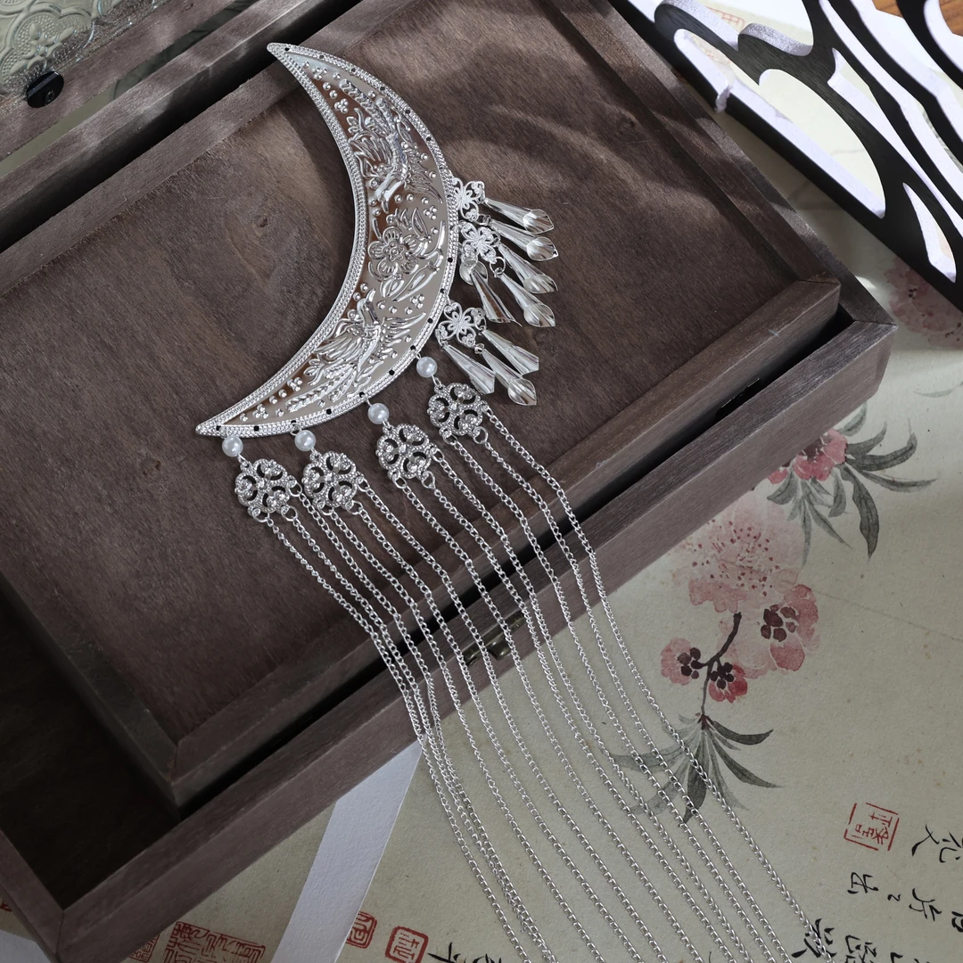 新中式苗疆少女弯月流苏发夹高级发钗头饰古风旗袍发梳发簪配饰