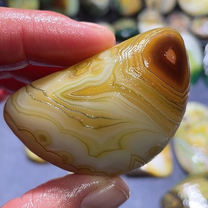 玛瑙/玉髓未镶嵌珠宝奇石