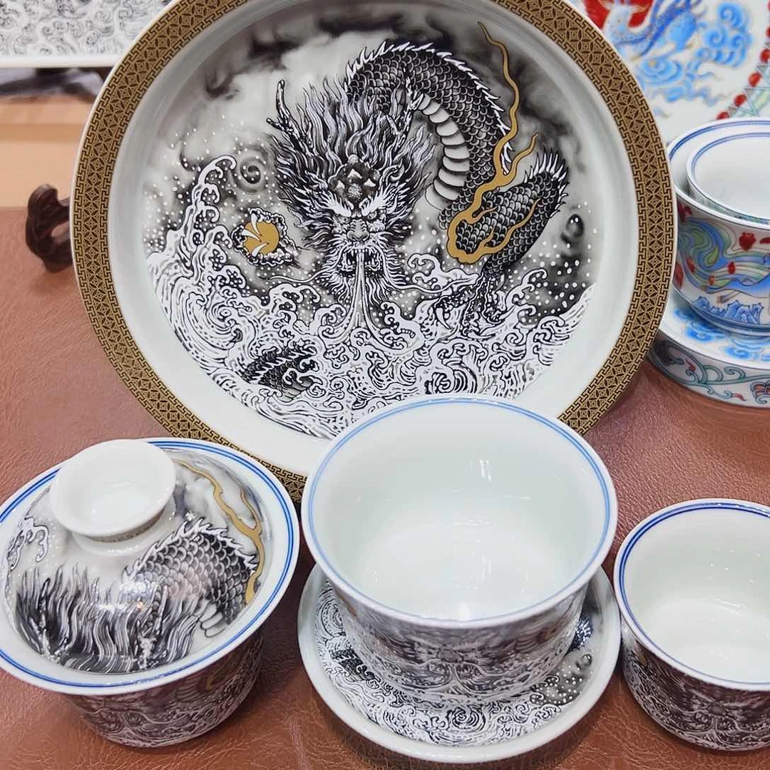 摆件景德镇陶瓷学院等多家单位建立合作