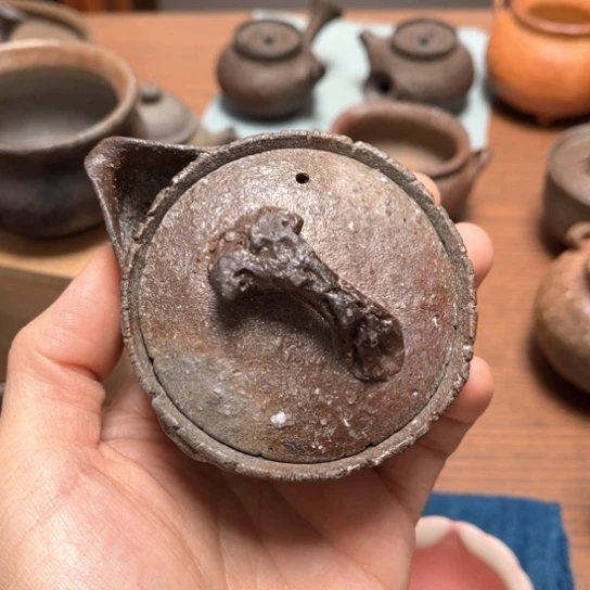 愿新的一年谷粒饱满 弱鸟有食