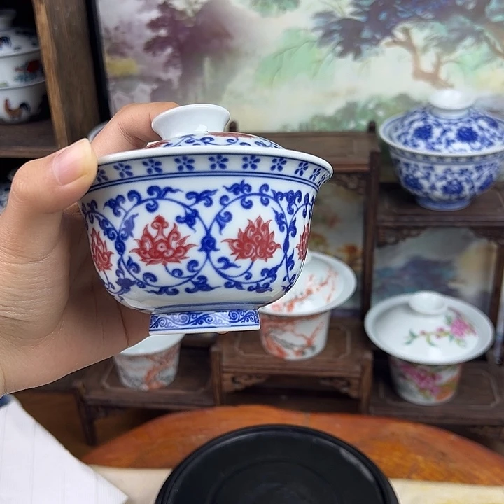杯子缠枝莲釉里红盖碗