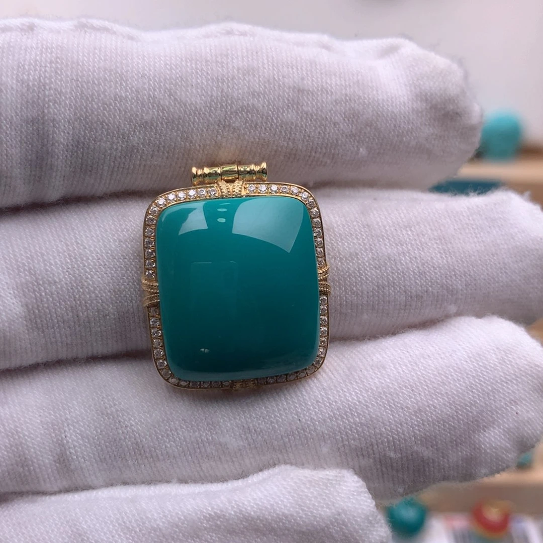 18K金镶嵌绿松石珠宝奇石