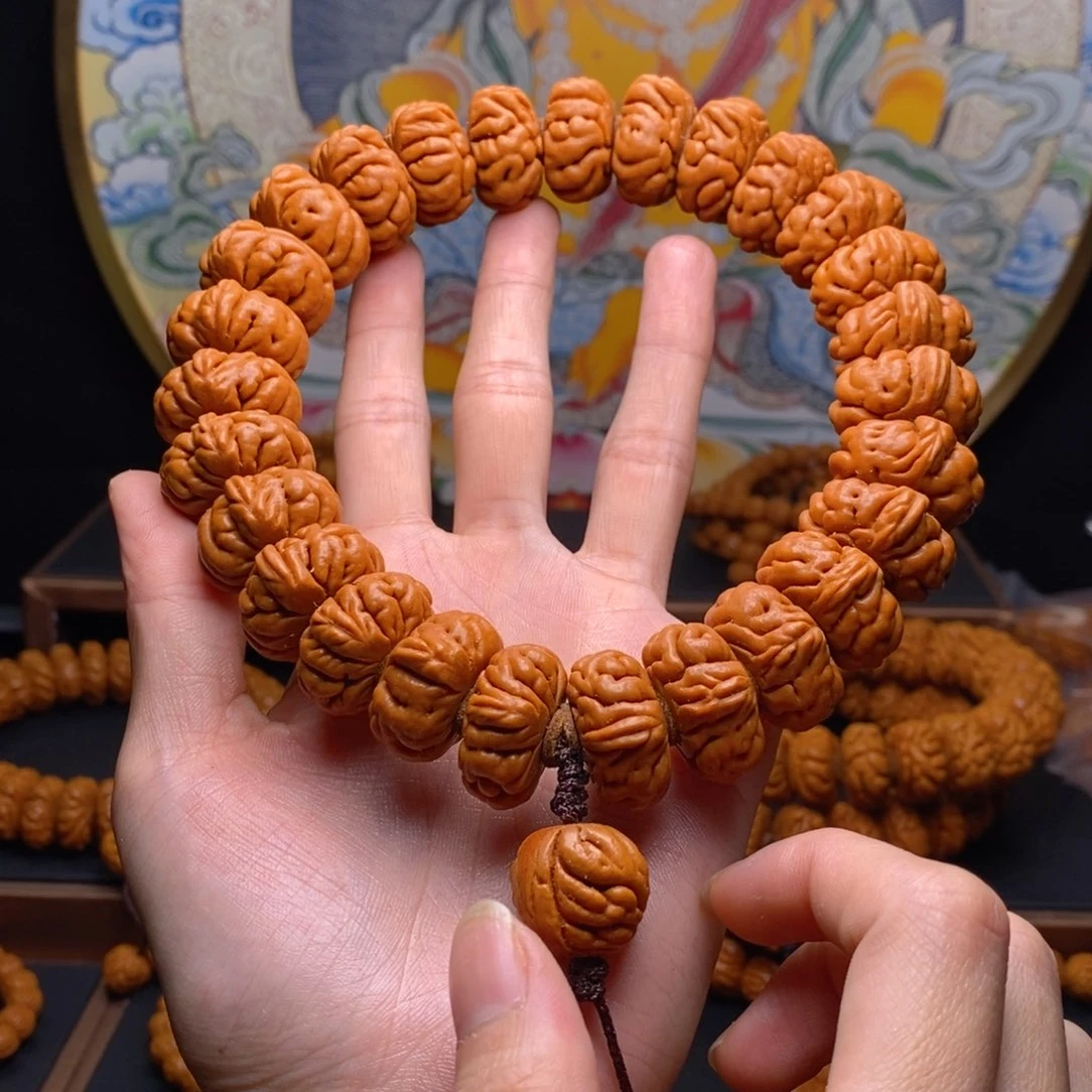 手串桃核龙纹桃核白玉龙