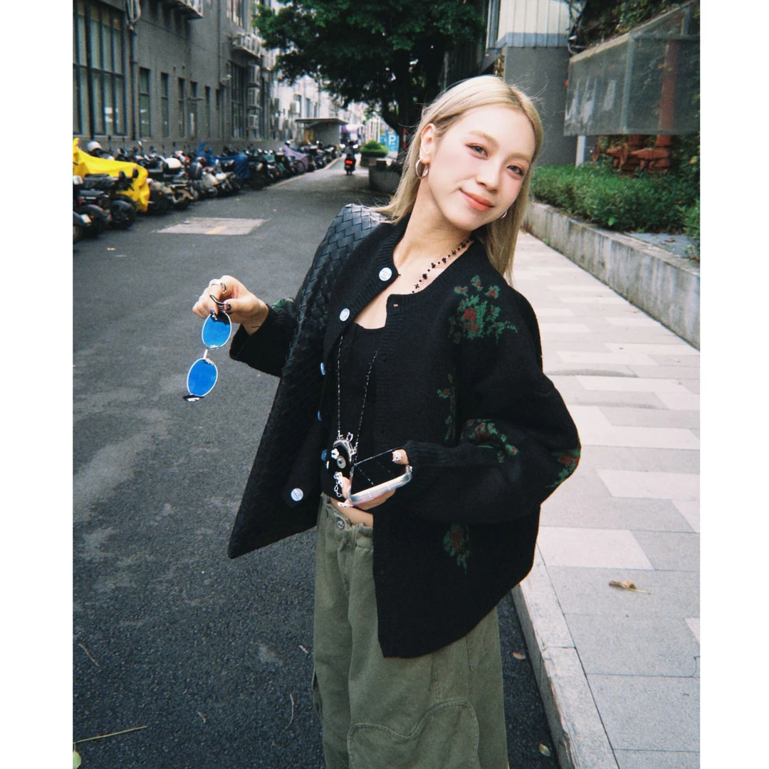 HELLOTANGO《复古花卉》秋冬复古撞色花朵羊毛混纺针织外套8332#