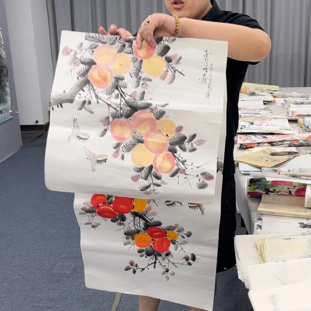 国画卖字画的小男孩