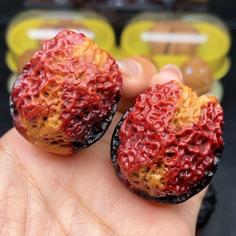 【闪购商品】文玩核桃把件38尺七彩铁绣球
