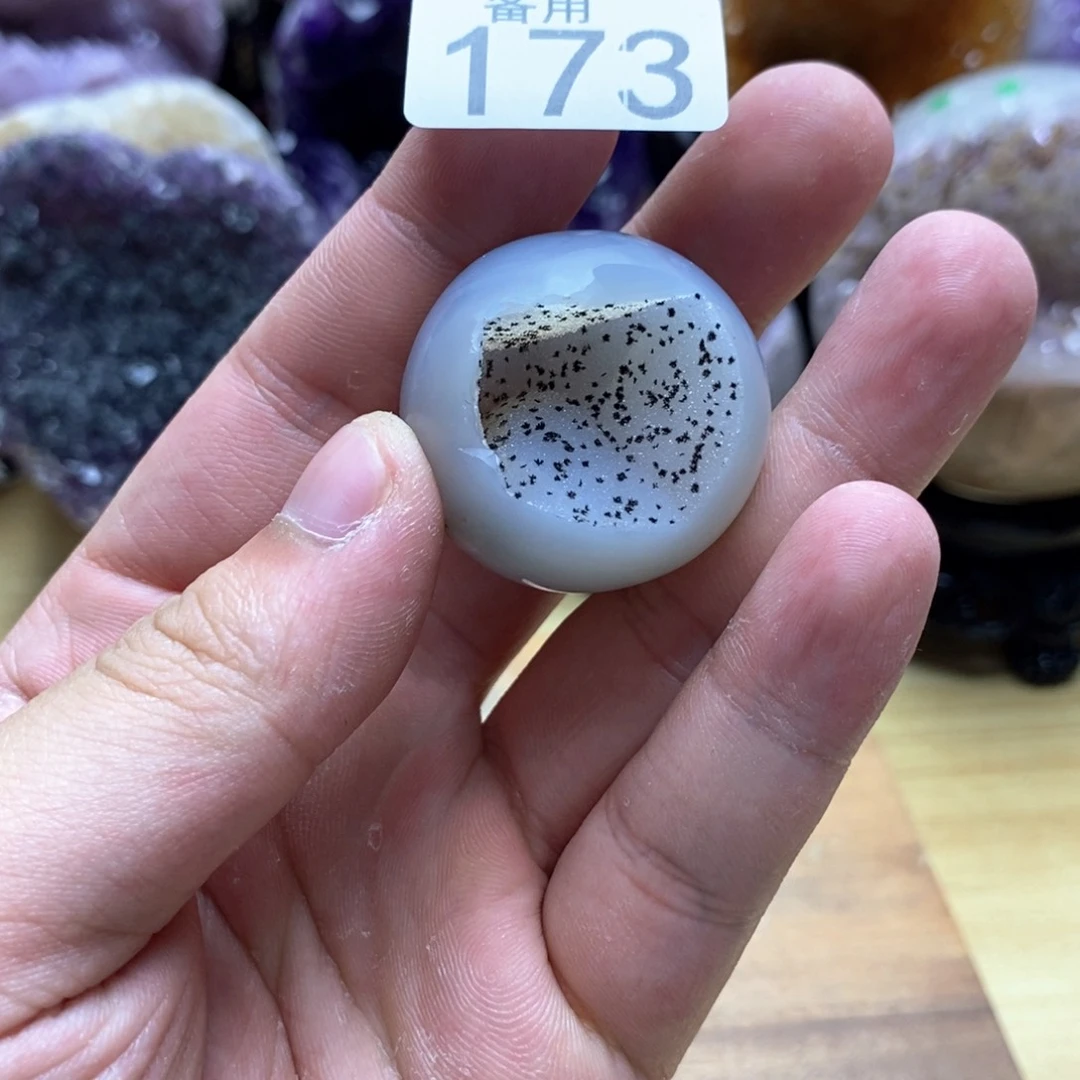 未镶嵌水晶大型摆件（非配饰）