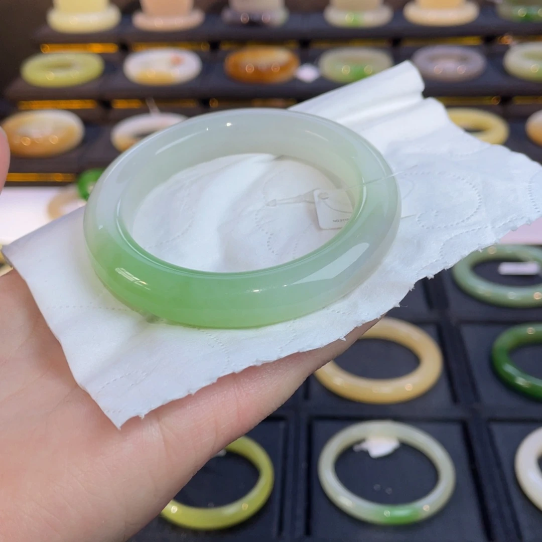 和田玉手镯未镶嵌紫翠三色手镯56+