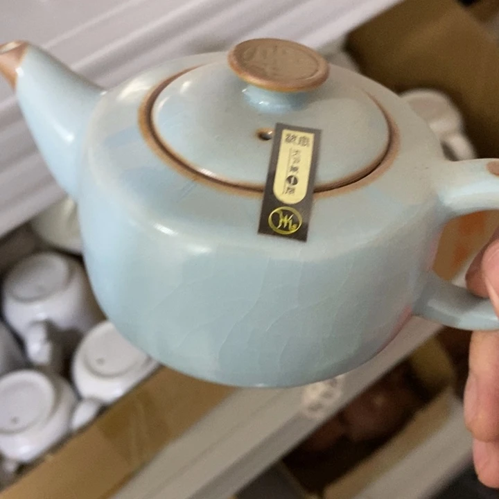 陶瓷艺术品及陶瓷壶