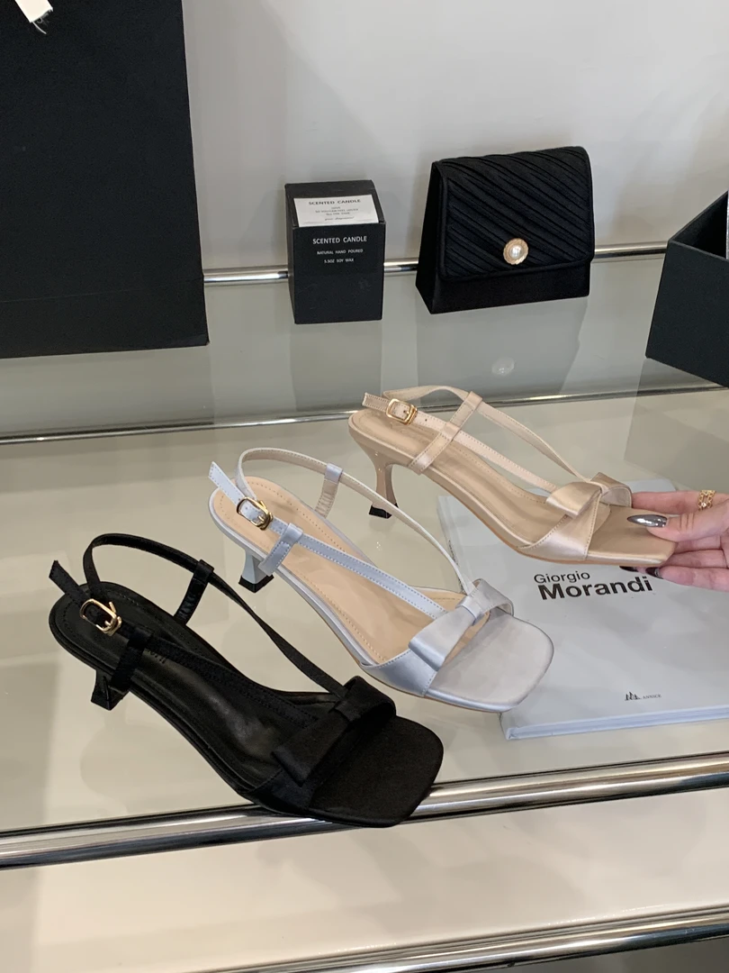 2025新品网红大小姐香槟凉鞋女细跟仙女气质凉鞋女款2025新款爆款