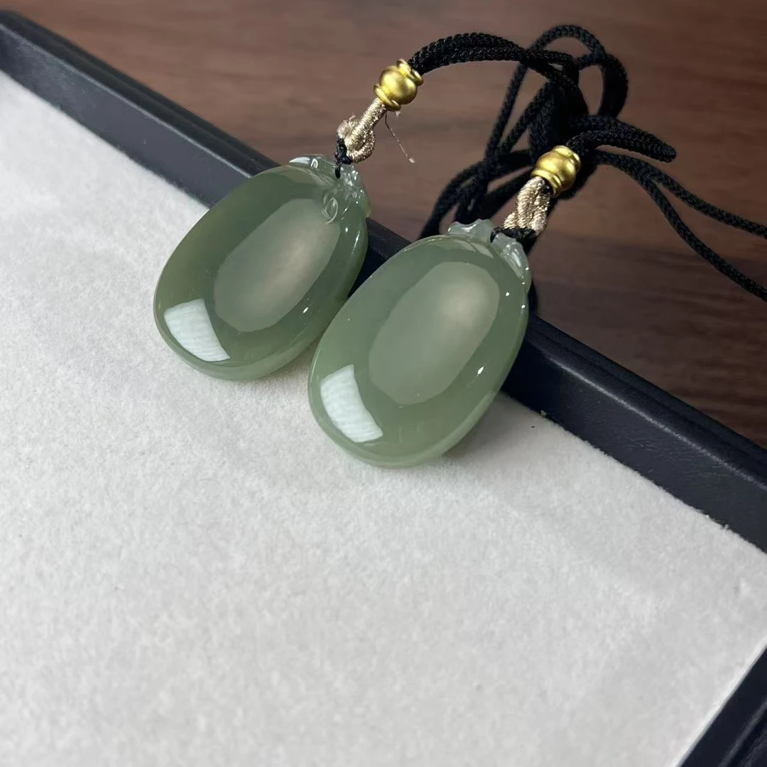 【睿泽鉴宝】和田玉湖水绿吊坠多样性发一37*24*9JJY2541
