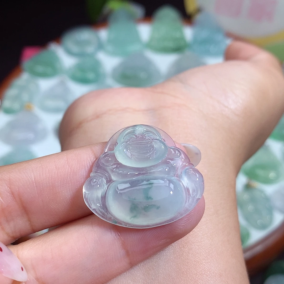 翡翠未镶嵌颈饰佛公