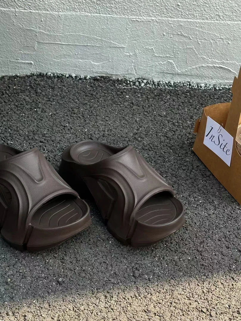 鑫燃KIKI 厚底时尚高级感增高一字拖鞋 3100-1 SG